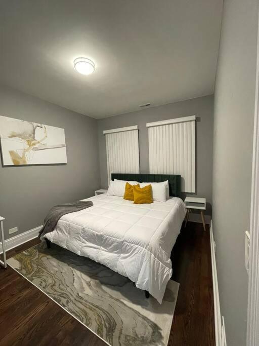 Upscale Apartment Westside Of Chicago Esterno foto