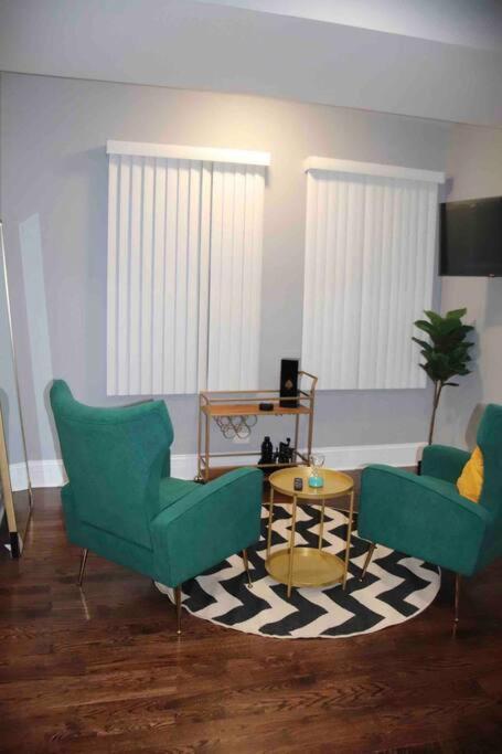 Upscale Apartment Westside Of Chicago Esterno foto