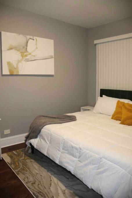 Upscale Apartment Westside Of Chicago Esterno foto
