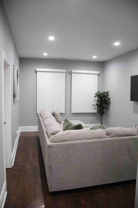 Upscale Apartment Westside Of Chicago Esterno foto